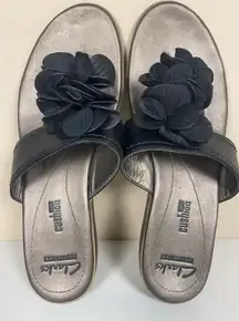 Clarks Artisan Latin Samba Black Leather Flower‎ Thong Cushion Sandals Size 7.5