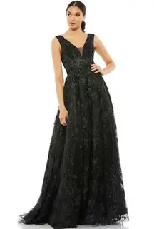 Mac Duggal  Floral Embroidered Illusion V-Neck Gown Black Maxi Dress NEW Size 2