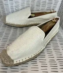 Time‎ And Tru White Perforated Closed Toe Espadrilles Women’s Size 9