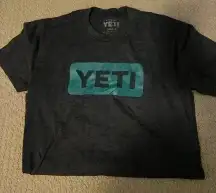 Yeti shirt size small