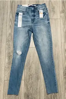 TINSEL TOWN Women's Light Wash High Rise Mom Jeans Distressed Ripped Size 3