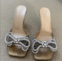 Mach & Mach Bow Heels