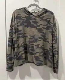 Camo Cropped Hoodie