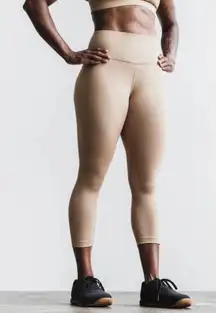 NWT NOBULL High-Rise Plush Heather Crop Tight - Medium - Sand (Beige/Tan)