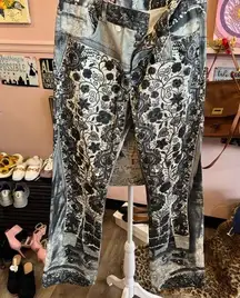 Floral Patterned Women's Jeans. Size 31. JPG jeans