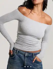 Off-The-Shoulder Ribbed Brami Klassy Network long Sleeve