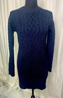 Uniqlo  women's‎ sweater, dress size extra small navy blue. S-9