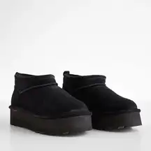 BearPaw Retro Super Shorty Platform Leather Ankle Boots, NWT, Size 9