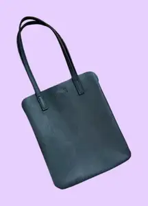 Black faux leather tote bag 🔥