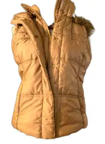 New York & Co Puffy Vest Small