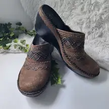 Clarks Artisan Brown Distressed Stich Wedge Mules Clogs