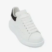 Alexander McQueen oversized sneaker in white / black size EU37 = US 7