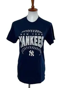 Genuine Merchandise New York Yankees  MLB T-Shirt Blue Size Small