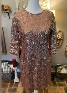 Ing gold sequined 3/4 sleeve cocktail dress with deep V back & zip closure. Sz M