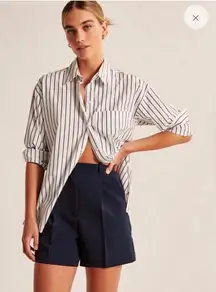 NWT Abercrombie & Fitch Sloane Shorts Ultra High Rise Pleated‎ Navy Blue 31