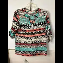 Freeway Aztec V-Neck top. Size Small. EUC.