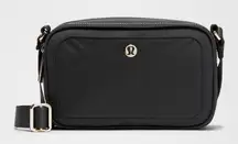 Lululemon NWT Crossbody Camera Bag Black Gold, Adjustable Strap