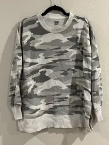 Aerie Gray Camo Crewneck Sweatshirt Size Medium FLAW