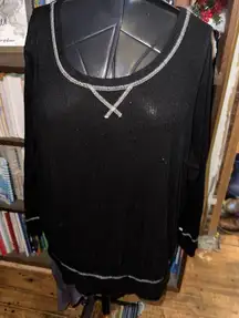 Cacique black embroidered white loungewear long sleeve 22/24 top