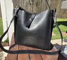 Vintage  black leather shoulder bag.