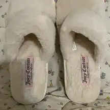 Juicy Couture Cream Plush Slippers Cozy Slip-On Design