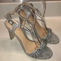 Jewel Badgley Mischka Women’s Peaches Crystal Adorned Silver Glitter Heels