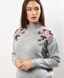 Cloud Chaser  Gray Embroidered Sweater Size Medium