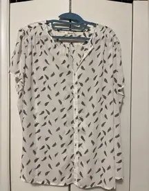 Fun 2 Fun White Blouse w/Black Feathers Size 2X. Has one super small stain.