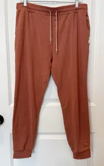 Vuori Womens Performance Joggers Size Large  Yoga Athleisure Comfy Orange