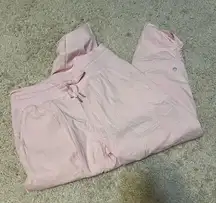 lululemon dance studio crops size 6 strawberry milkshake