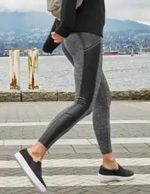 Athleta Herringbone Luxe Metro Drifter Leggings Faux Leather Size Small