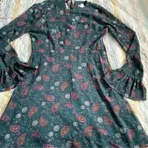 Xhilaration medium paisley flowy dress medium green