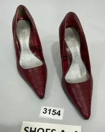 Womans Expressions Red Reptile Size 5.5 Pointed Toe Stiletto Pumps Slip On