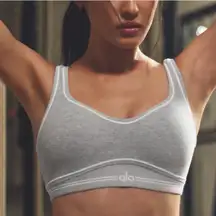 Alo Yoga Alosoft Heart Throb Bra Athletic Heather Grey/White L