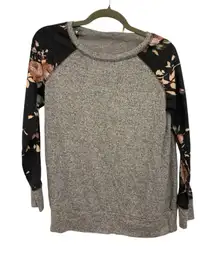 Pink Clover Heather Gray Floral Raglan Sweatshirt | S Stitch Fix Casual Cozy Top