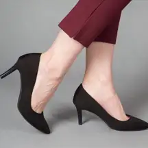 Betabrand Mile Marker Pointed Toe Black Heels Like New ~ Size 9 🧡🍄