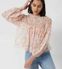 NWT‎ French Connection Floral print size xs Blouse