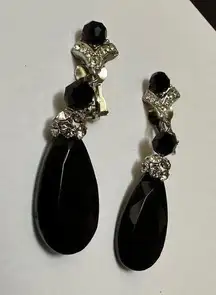 Vintage Signed Kramer Rhinestone Silver Tone Black Bead Dangle Clip On Earrings