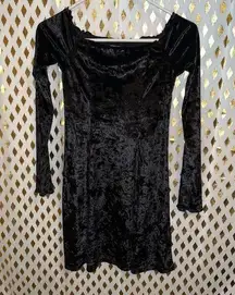 Hollister A-Line goth Black Crushed Velvet off shoulder Long Sleeve Dress w/Stre