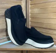 NWOT UGG Black Slip-On Marin  Platform Shoes, Women’s US Size 7.5