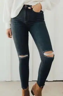 Carly Jean Los Angeles Keller Skinny Jeans Ripped Knee Distressed Size 28