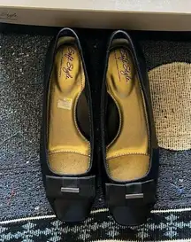 Soft Style Sharyl Black PU Wide Width Pumps Sz 6.5 Comfort Heel Work Staple