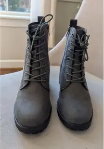 Women's Market & Spruce Gray Lace Up Boots Size 6.5