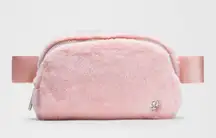 lululemon athletica Everywhere Belt Bag-Plush Fleece Strawberry Milkshake