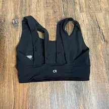GapFit Medium Impact black sports bra