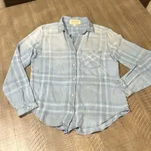 Cloth & Stone  ….So soft!! This cute long sleeve plaid shirt is a must have!!