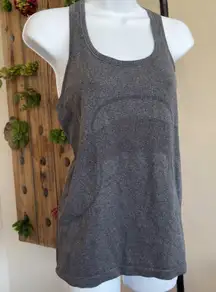 Lululemon Swiftly Tech Racerback Heather Gray Soot Size 8 Running Gym‎ Workout