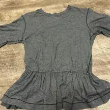 Lululemon size 4 cinched waist‎ gray adorable top