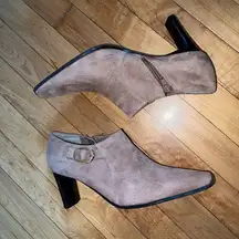 Pretty New Bandolino Suede Buckle Booties💕