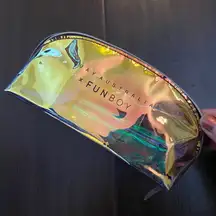 Quay x Fanboy makeup or sunglasses bag